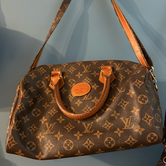 Meet your Posher, Christina - Picture 1 of 1